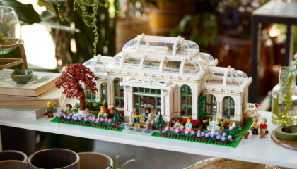 Discover the Beauty of Nature with the LEGO The Botanical Garden Set (21353)